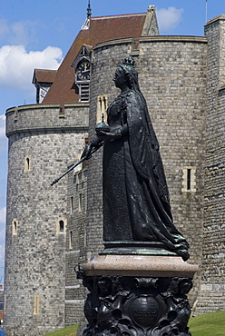 Statue of Queen Victoria, Windsor Castle, Windsor, Berkshire, England, United Kingdom, Europe