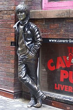 Statue of John Lennon near the original Cavern Club, Matthew Street,  Liverpool, Merseyside, England, United Kingdom, Europe