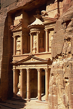 Al Khazneh, rock-cut building called the Treasury, archaeological site, Petra, UNESCO World Heritage Site, Jordan, Middle East