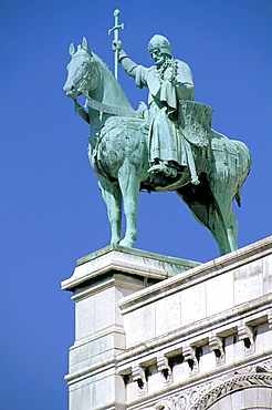 Statue of St. Louis on Basilique du Sacre Coeur (Basilica of the Sacred Heart), Montmartre, Paris, France, Europe