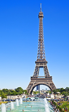 Eiffel Tower and the Trocadero Fountains, Paris, France, Europe