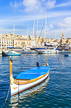 Vittoriosa waterfront marina and water taxi (Dghajsa), Dockyard Creek, Birgu The Three Cities, Valletta, Malta, Mediterranean, Europe