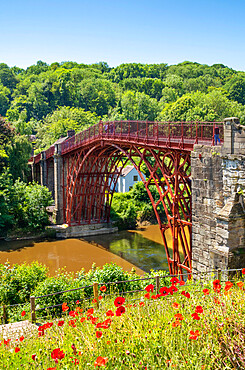 Red Ironbridge bridge over River Severn, Ironbridge Gorge, UNESCO World Heritage Site, Ironbridge, Shropshire, England, United Kingdom, Europe