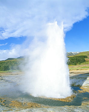 Geyser at Geysir thermal area, near Reykjavik, Iceland, Polar Regions