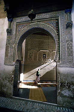 Arched entrance to Islamic mosque in the medina, Marrakech (Marrakesh), UNESCO World Heritage Site, Morocco, North Africa, Africa