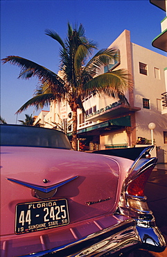 Classic car on Ocean Drive, Art Deco District, Miami Beach (South Beach), Miami, Florida, USA