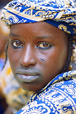 Young Peul tribe woman, Sofara, Mali, Africa