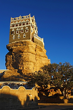 Rock Palace (Dar Al Hajar), Wadi Dhar, Yemen, Middle East 