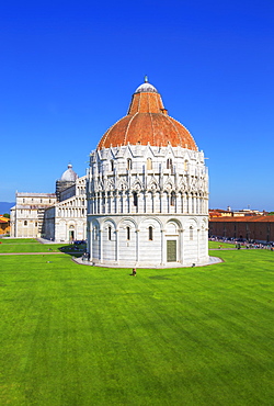 Baptistery and Cathedral view, Campo dei Miracoli, UNESCO World Heritage Site, Pisa, Tuscany, Italy, Europe