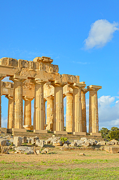 Temple of Hera (Temple E), Selinunte Archaeological Park, Selinunte, Trapani district, Sicily, Italy, Mediterranean, Europe