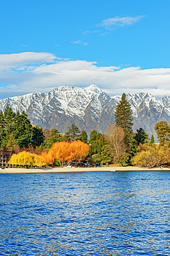 View of the snowcapped Remarkables mountain range and lake Wakatipu, Queenstown, South Island, New Zealand