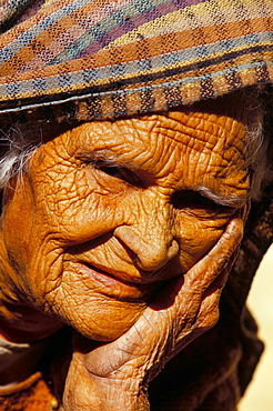 Portrait of an old woman, Jaisalmer, Rajasthan state, India, Asia