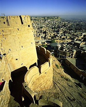 View of Jaisalmer and old surrounding walls, western Rajasthan, Rajasthan state, India, Asia