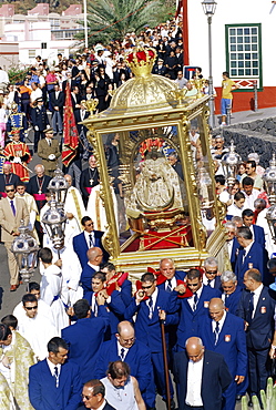 The Descent of Our Lady of Snows shrine carried through the streets during religious festival, Santa Cruz de la Palma, La Palma, Canary Islands, Spain, Atlantic, Europe