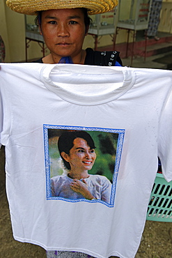 T-shirt decorated with the portrait of Aung San Suu Kyi, Burmese opposition politician and chairperson of the National League for Democracy, awarded the Nobel Peace Prize in 1991, Republic of the Union of Myanmar (Burma), Asia 