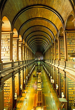 Gallery of the Old Library, Trinity College, Dublin, County Dublin, Eire (Ireland), Europe