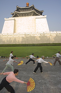 Early morning tai chi exercises, Chiang Kaishek Memorial Park, Taipei City, Taiwan, Asia