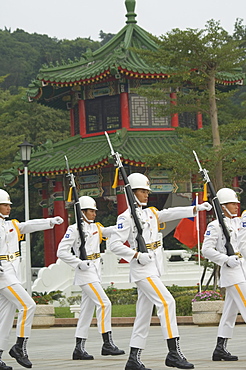Changing of the guards ceremony, Martyrs Shrine, Taipei City, Taiwan, Asia