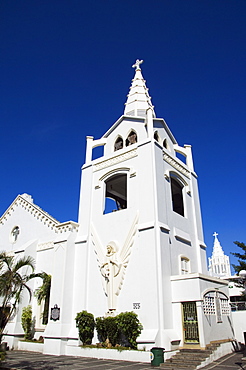 Whitewashed Catholic church, Legaspi City, Bicol Province, Luzon, Philippines, Southeast Asia, Asia