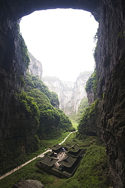 Temple building at Wulong Natural Rock Bridges, UNESCO World Heritage Site, Chongqing Municipality, China, Asia