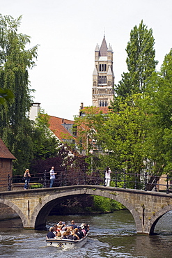 Tourist boat trip on the canal, old town, UNESCO World Heritage Site, Bruges, Flanders, Belgium, Europe