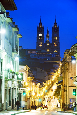 Gothic Basilica del Voto Nacional, old town, UNESCO World Heritage Site, Quito, Ecuador, South America