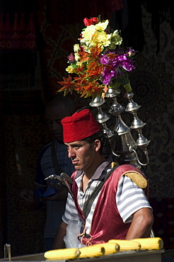 Man selling tea in traditional costume, Old Walled City, Jerusalem, Israel, Middle East