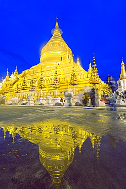 Shwezigon Paya, Bagan (Pagan), Myanmar (Burma), Asia