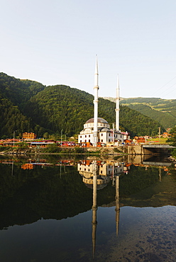 Lakeside mosque, Uzungol alpine resort, Black Sea Coast area, Trabzon Province, Anatolia, Turkey, Asia Minor, Eurasia