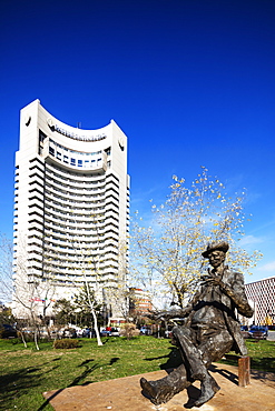 University Square, statue of a man reading a newspaper infront of Intercontinental Hotel, Bucharest, Romania, Europe