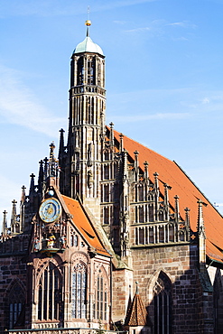 Christmas market in Market Square, Frauenkirche (Church of Our Lady), Nuremberg (Nurnberg), Franconia, Bavaria, Germany, Europe