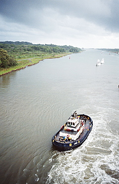 Manoeuvering tugs, Panama Canal, Panama, Central America