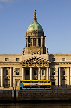 Custom House Quay, Dublin, Republic of Ireland, Europe