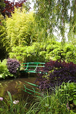 Claude Monet's Garden, the bridge over the lily pond, the inspiration for many of Monet's paintings, Giverny, Normandy, France, Europe