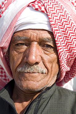 A face in Aswan market, Egypt, North Africa, Africa