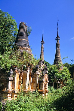 Ancient stupas, Indein archaeological site, Inle Lake, Shan State, Myanmar (Burma), Asia