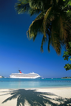 Cruise ship, Ocho Rios, Jamaica, West Indies, Central America