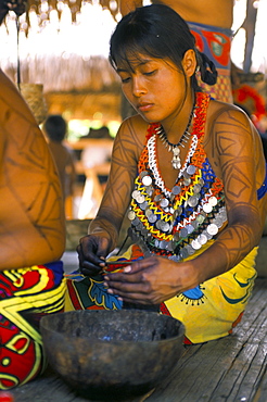 Embera Indian woman, Soberania Forest National Park, Panama, Central America