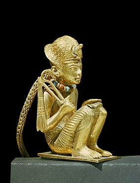 Tiny solid gold statuette of Amenophis III found in a small mummiform coffin in the tomb of the pharaoh Tutankhamun, discovered in the Valley of the Kings, Thebes, Egypt, North Africa, Africa