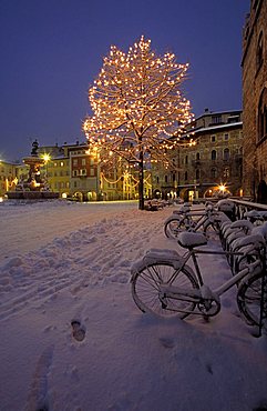 Christmas time, Piazza del Duomo, Trento, Trentino Alto Adige, Italy