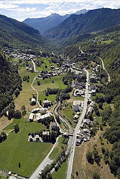 Hang gliding, Antey Saint AndrŽ, Valtourneche, Valle d'Aosta, Italy