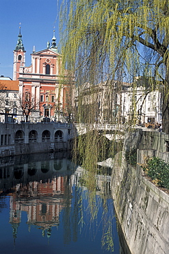 Francescani church, Ljubljanica river, Ljubljana, Slovenia, Europe