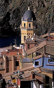 Cityscape with Santa Margherita di Antiochia church, Vernazza, Ligury, Italy