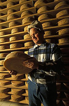 Monte Baldo cheese, Orazio Schelfi cheese maker, Brentonico, Trentino Alto Adige, Italy