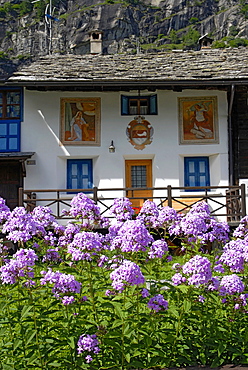 Typical house, Macugnaga, Anzasca Valley, Ossola Valley, Verbania province, Piedmont, Italy 