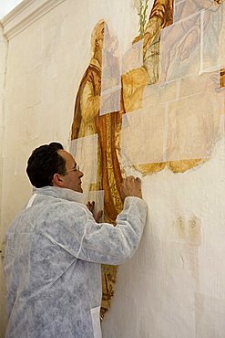 Fresco restoration, Francesco Farina artisan, Ostuni, Puglia, Italy