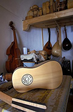 Lute-maker, Praiano, Campania, Italy