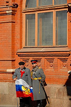 Lenin & Tzar Nicolai II sosias; Red Square; Moscow; Russia