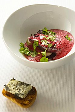 Beetroot en cocotte with pine tree essence, Emmanuel Renaud chef, Megéve, Savoie, France, Europe