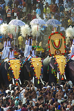 Kudamattam competition, Thrissur Pooram festival, Thrissur, Kerala, India, Asia